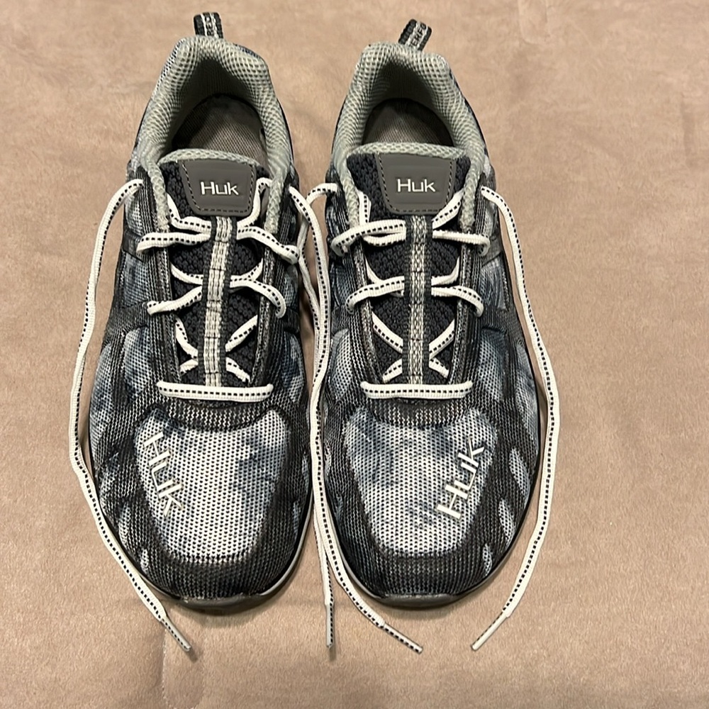 Huk Attack Subzero size 8.5. New. No wear. In Great condition